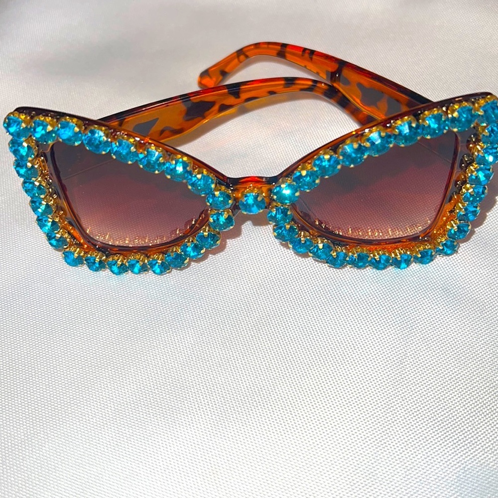 Cat eye new without tags sunglasses